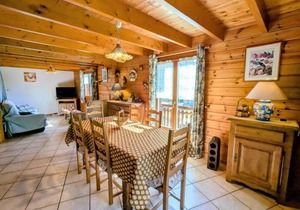 Chalet confortable avec 4 chambres, cheminée, grand terrain, proche pistes et lac - FR-1-589-107
