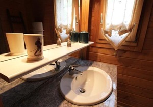 Chalet tout confort avec terrasse et poêle, animaux acceptés - FR-1-589-233