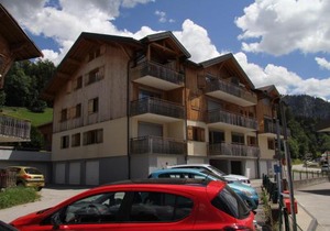 Charmant appartement au centre du village, proche des stations de ski - 4 personnes - FR-1-459-163