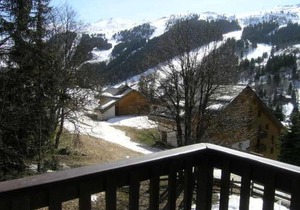 Charmant T3 avec balcon, ascenseur et piscine en été, proche pistes et centre, idéal pour 6 pers. - FR-1-180-565
