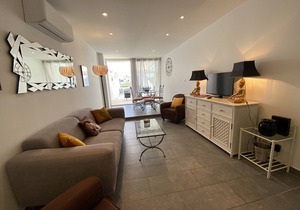 Charming Air-Conditioned Apartment with Terrace and Covered Parking in Agde