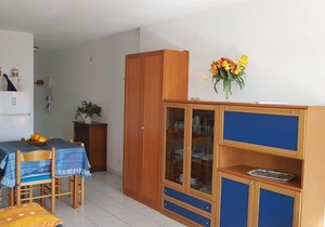 Charming T2 by the sea, pool view, South facing, air-conditioned, beautiful terrace