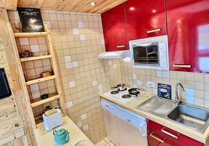 Comfortable 30m² Apartment in Tignes Le Lac - Ski-In/Ski-Out, Sleeps 4, Balcony with Mountain View
