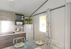 Cosy apartment in villa for 4 guests with WIFI, A/C, pool, TV, terrace, pets allowed and parking