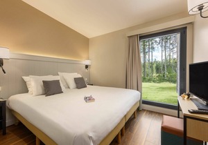 Cosy apartment in villa for 6 guests with WIFI, hot tub, pool, TV and terrace