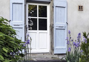 Cottage for 6 people at Domaine de la Forçate with swimming pool in the park.