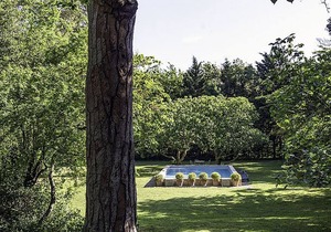 Cottage for 6 people at Domaine de la Forçate with swimming pool in the park.