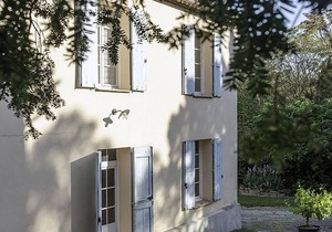 Cottage for 6 people at Domaine de la Forçate with swimming pool in the park.