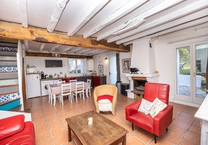 Cottage located in a natural environment, located between sea and mountain.