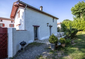 Cottage located in a natural environment, located between sea and mountain.