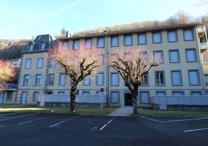 Cozy 1-BR Apt, 200m from Spa, Wi-Fi, Parking, Ski Storage
