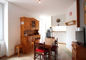 Cozy 1BR Apartment 100m from Center & Thermal Baths - WiFi, Dishwasher, Sleeps 4
