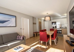 Cozy 3-bedroom apartment with pool, spa, and parking - Arcs 1800
