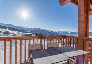 Cozy 3-bedroom apartment with pool, spa, and parking - Arcs 1800