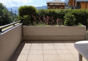 Cozy Apartment for 4-6 in Village Center with Terrace and Parking (BLA003)