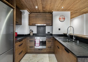 Cozy Apartment Close to Slopes with Modern Amenities in Courchevel