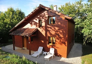 Cozy chalet in the woods of the beautiful Dordogne