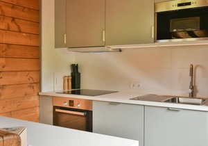 Cozy chalet, 4 bedrooms, 8 ppl, near shops, terrace, parking, WiFi