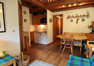 Cozy Duplex with Pool, Sleeps 4-5, Central Arêches-Beaufort, 50m from Shops and Slopes