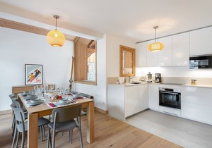 Cozy Apartment Near Ski Lifts, New Residence, Garage, Sleeps 8