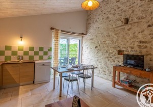 Cozy Nature Retreat Between Cholet and Puy du Fou - Terrace, BBQ, Accessible, Sleeps 4