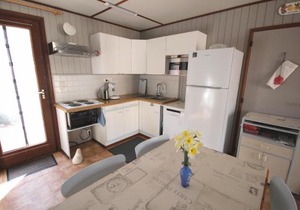 Domaine de vacances à 600m de la plage villa 2 chambres climatisées, 4 à 5 couchages, WIFI, 2 terrasses, parking , animations et piscines en supplément LRTAMB15