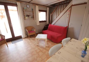Domaine de vacances à 600m de la plage villa 2 chambres climatisées, 4 à 5 couchages, WIFI, 2 terrasses, parking , animations et piscines en supplément LRTAMB15