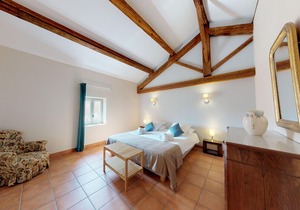 Domaine Paul Huc, the Stable, upscale apartment with pool