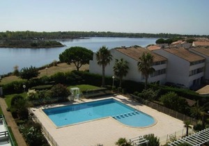 Duplex 3-room apartment with pool, air conditioning and garage in Port Camargue