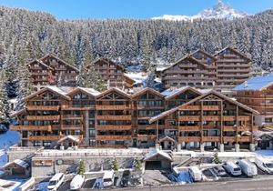 Duplex de Prestige 6 Chambres, Route du Belvédère, Skis aux Pieds, Jacuzzi & Parking Privé - FR-1-613-8
