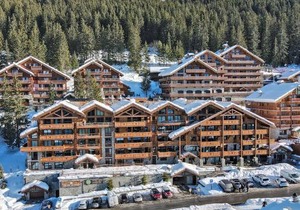 Duplex de Prestige 6 Chambres, Route du Belvédère, Skis aux Pieds, Jacuzzi & Parking Privé - FR-1-613-8