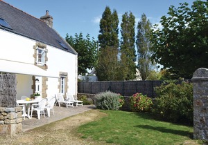 Gorgeous home in Carnac with kitchen
