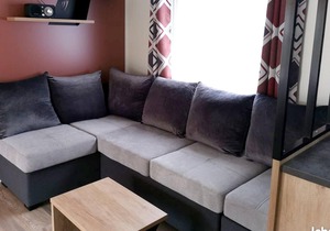 Homerez - Bungalow for 8 ppl. with shared pool and terrace at Veuzain-sur-Loire