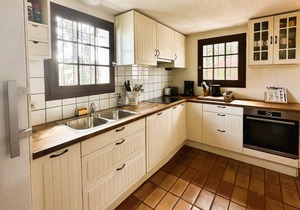 House for 6 people in private domain with collective swimming pool