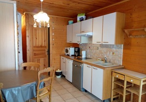 Les Orres, At the foot of the slopes, in CHALET, charming rental for 4 people