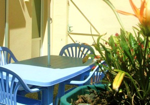 Les Sables d'Olonne, 100m from the sea, ground floor house with sunny courtyard. (2 *)