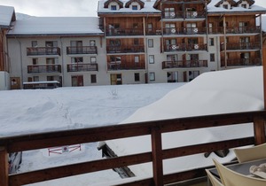Lovely studio at the foot of the slopes with heated pool.