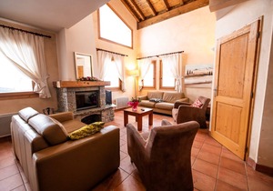 Luxury chalets (8p). 4 bedrooms and 3 bathrooms. In center of Saint François Longchamp ski in & out.