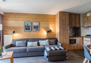 Luxury 4* Apartment with Terrace, Ski-In/Ski-Out Access, and Modern Amenities in Morzine