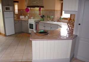 luxury gite for couples, no children. Peace, great views, large pool and spa.