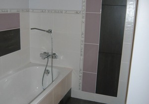 luxury gite for couples, no children. Peace, great views, large pool and spa.