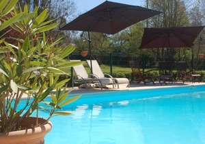 Luxury gites & B&B, near Saumur, in 18thC former wine estate, heated pool
