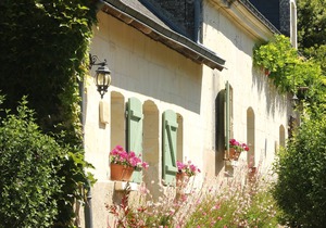 Luxury gites & B&B, near Saumur, in 18thC former wine estate, heated pool