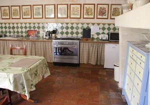Luxury gites & B&B, near Saumur, in 18thC former wine estate, heated pool