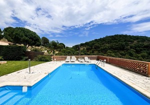 Mazet for 6 people with private pool in the Valcros domain in La Londe les Maures