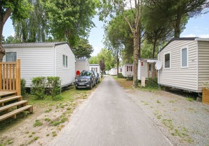 Mobile Home in Saint-Jean near Beach & Sauna