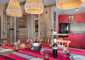 Modern Ski Apartment Near Les Menuires Lifts