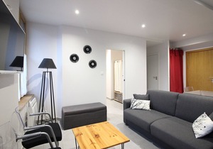 Modern 1-Bedroom Apartment with Private Parking, WiFi, and Ski Storage in Mont-Dore