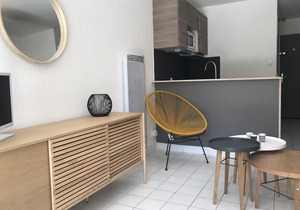 Modern studio 150 m from the sea with large terrace and garden