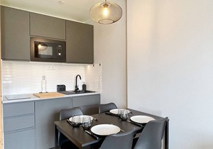 Modern studio with private parking near the center